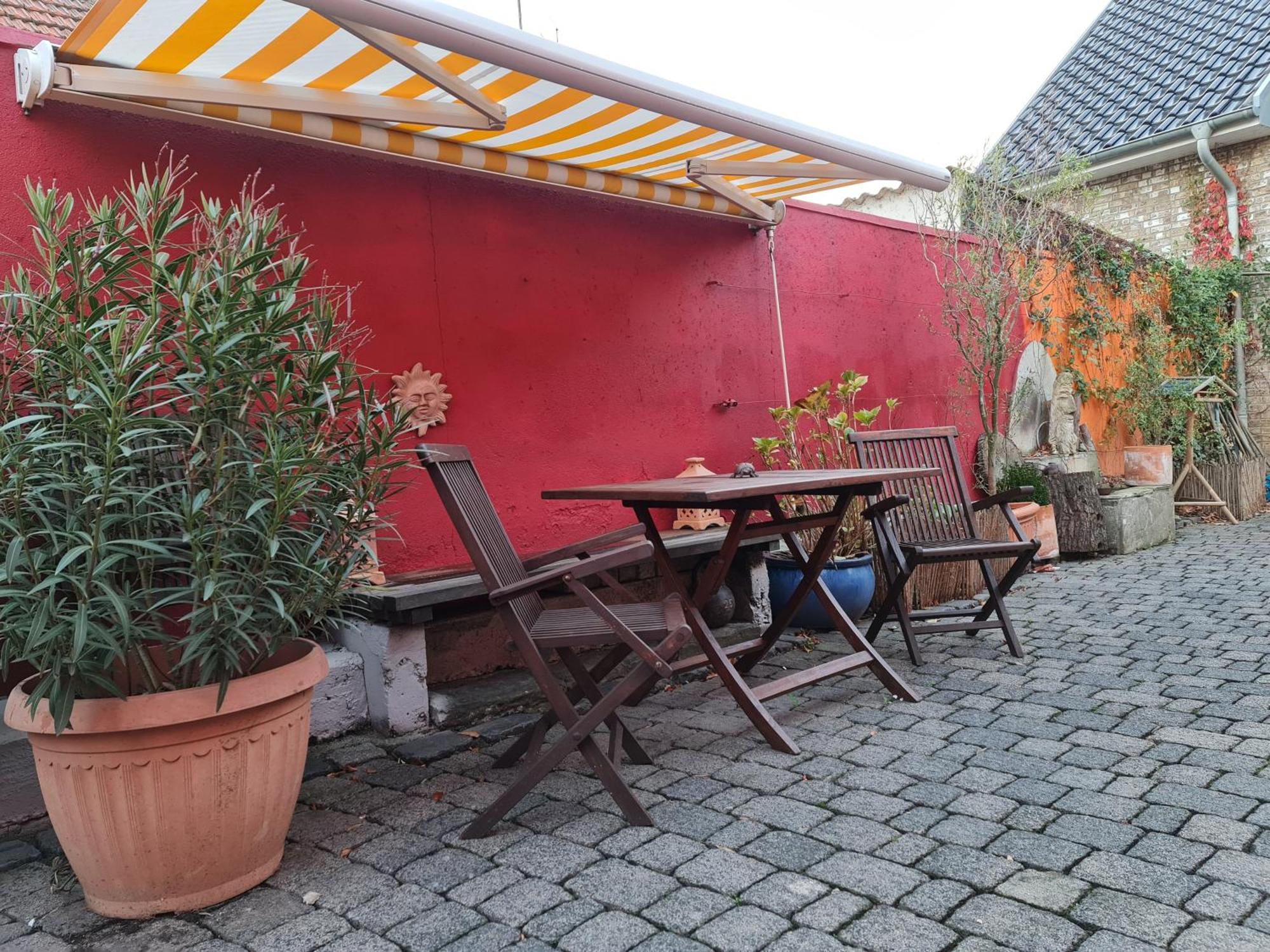 Frühstückspension Schönste Lage Am Rhein In Unmittelbarer Stadtnähe, Köln